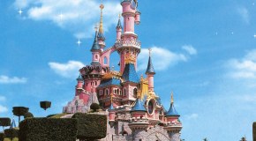 Paríž, Disneyland a Asterix park